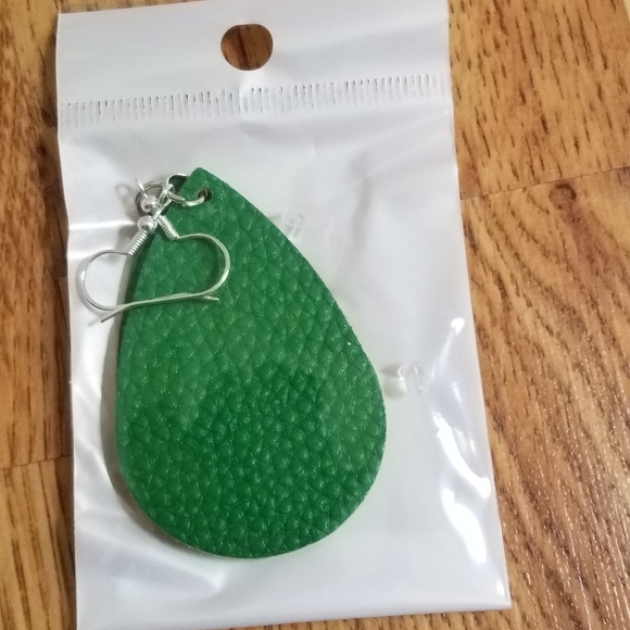4/$15 Women’s Green Faux Leather Earrings - Picture 4 of 5